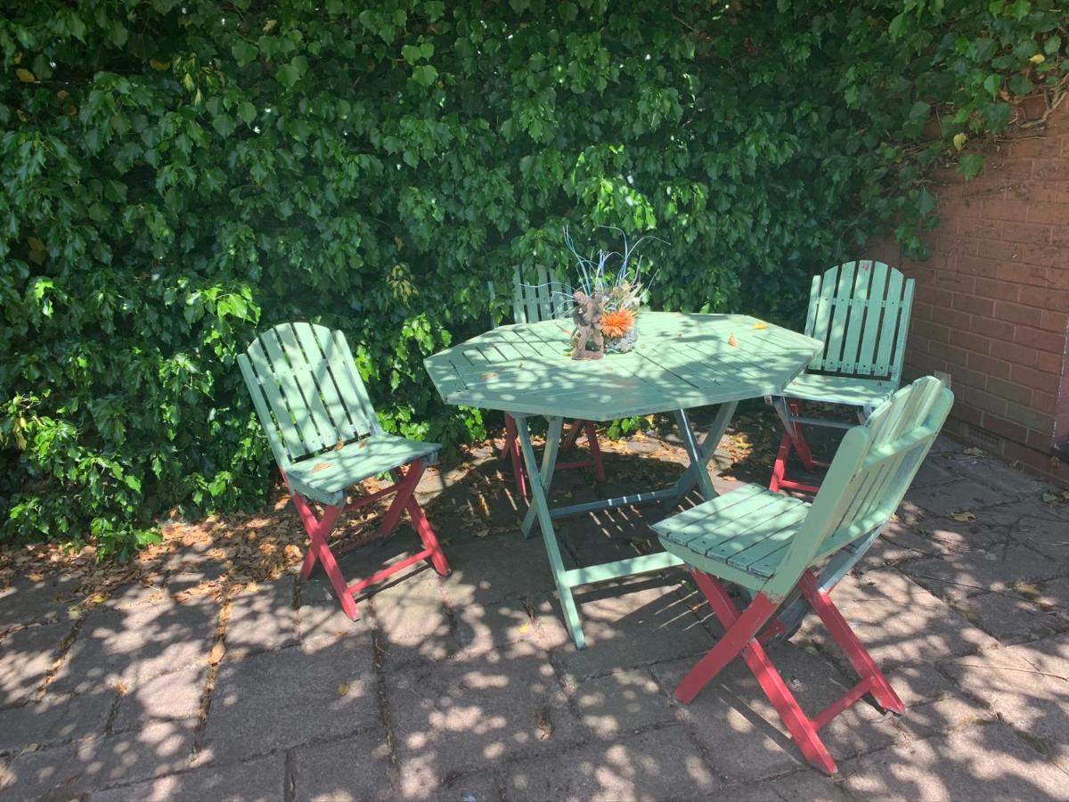 The Cedars House B&B Nuneaton Bagian luar foto